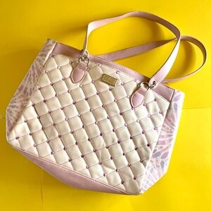 RARE BETSY JOHNSON DESIGNER HEART QUILTED FAUX LEATHER LARGE PURSE
